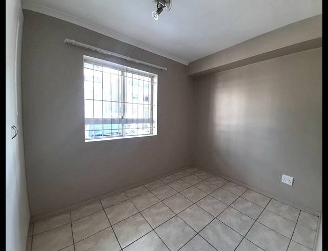 2 BEDROOM APARTMENT FOR SALE IN UITZICHT